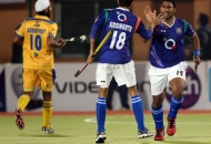 v-raghunath-celebrating-3rdnd-goal-for-upw-during-3rd-place-match-of-hhil2013-at-ranchi-2
