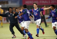 yes-we-won-dhanraj-pillay-with-team-players-3rd-place-match-of-hhil2013-at-ranchi
