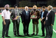 leandro-negre-president-of-fih-in-centre-with-officials-of-hil
