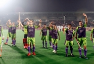 delhi-team-celebration-after-win-the-match-against-mumbai-magician-at-delhi-on-26th-jan-2013-3