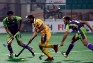 punjab-warriors-and-delhi-waveriders-player-in-action-during-the-match-between-punjab-warriors-and-delhi-waveriders-at-delhi-on-29th-jan-2013-2_0