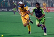 yogesh-valmiki-of-delhi-waveriders-and-jarmanpreet-singh-of-punjab-warriors-in-action-during-the-match