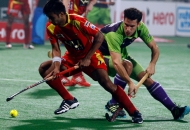 ranchi-rhinos-and-delhi-waveriders-player-in-action-during-the-match-between-ranchi-rhinos-and-delhi-waveriders-at-delhi-on-30th-jan-2013-3