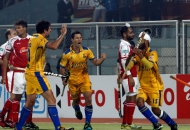 malak-singh-of-punjab-warriors-scoring-second-goal-for-punjab-warriors-against-mumbai-magician-at-jalandhar-on-24th-jan-2013-3
