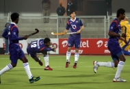 raghunath-skipper-of-up-wizards-scoring-a-first-goal-for-up-wizards-against-punjab-warriors-at-jalandhar-on-22nd-jan-2013-3