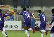 raghunath-skipper-of-up-wizards-scoring-a-first-goal-for-up-wizards-against-punjab-warriors-at-jalandhar-on-22nd-jan-2013-5