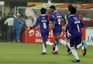 raghunath-skipper-of-up-wizards-scoring-a-first-goal-for-up-wizards-against-punjab-warriors-at-jalandhar-on-22nd-jan-2013-7