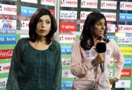 bollywood actress shilpa shukla with anchor during the game