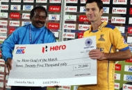 jamie-dwyer-got-a-hero-goal-of-the-match-award-during-presentation-ceremony-after-match-at-ranchi-on-9th-feb-2013