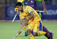 player-in-action-during-the-match-3