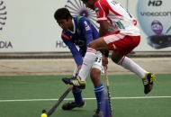 pardeep-more-of-up-wizards-and-jonny-jasrotia-of-mumbai-magicians-in-action-during-the-match